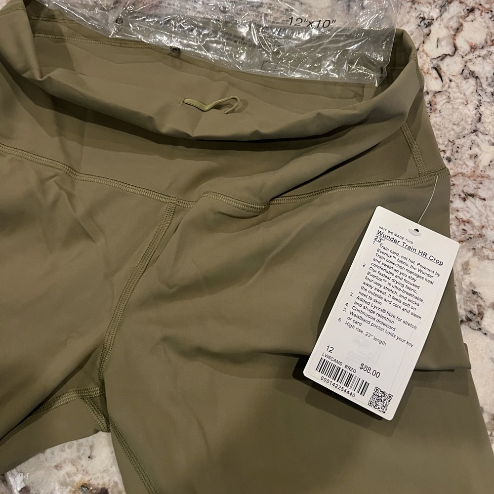NWT Lululemon Wunder Train Olive Green HR Crop 23", 12